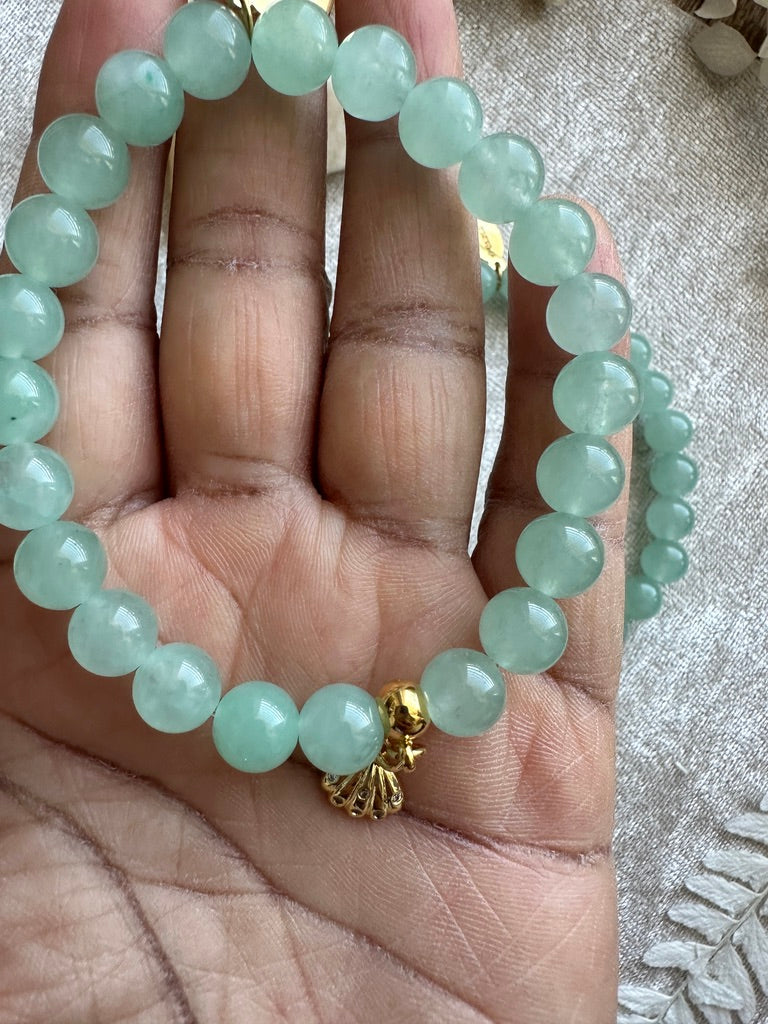 Green Quartz Seashell Charm Bracelet
